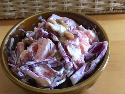 紫キャベツとトマトのマヨ和え納豆ごはん